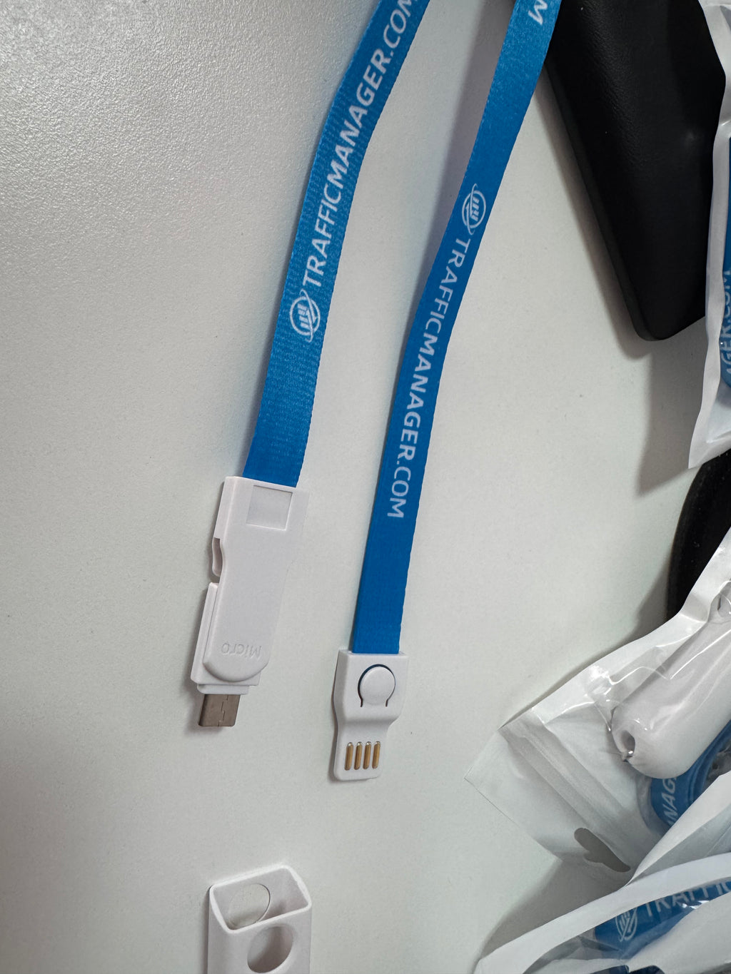 TrafficManager necklace - charger